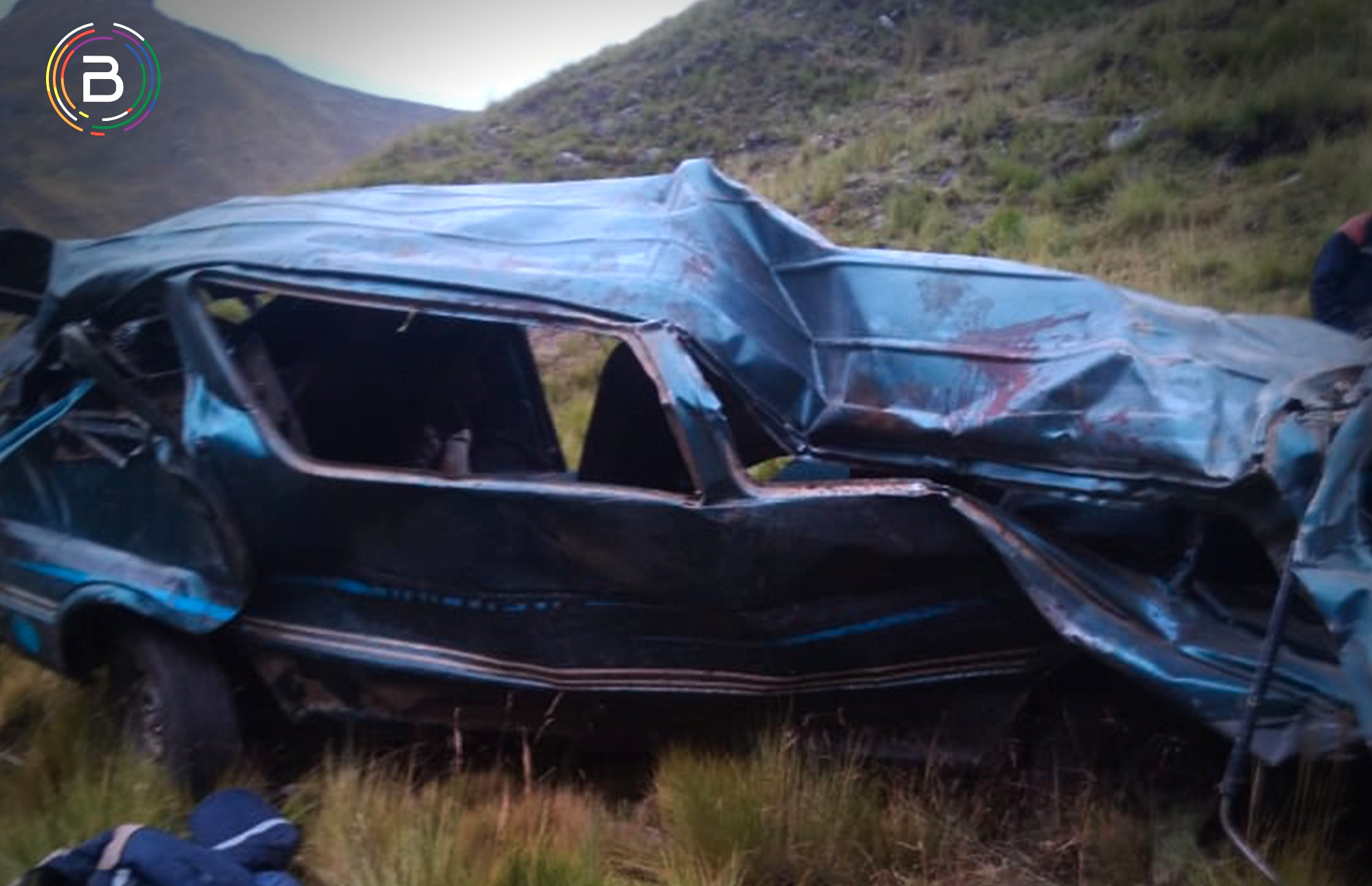 Mueren 3 menores tras embarrancamiento de un bus escolar en Cocapata 