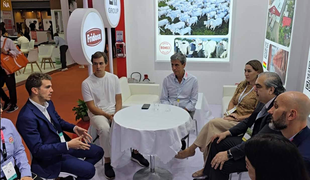 Empresas bolivianas exponen su oferta exportable de carne en la feria de SIAL en China