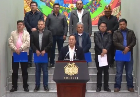 Arce cuestiona a políticos que buscan réditos electorales con la coyuntura económica