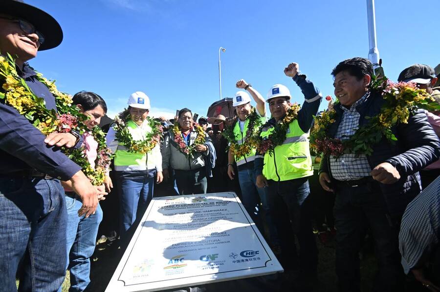 Entregan la doble vía Sucre – Yamparáez en homenaje al aniversario de Chuquisaca y al Bicentenario