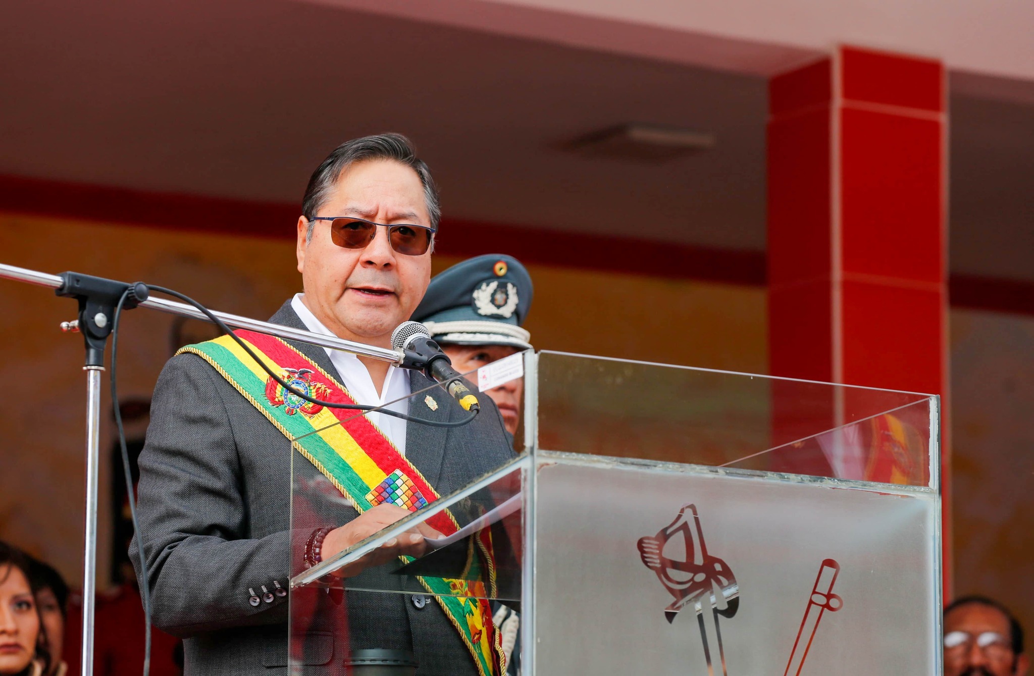 Arce alerta sobre nuevas amenazas a la soberanía y convoca a la unidad del pueblo junto a las Fuerzas Armadas