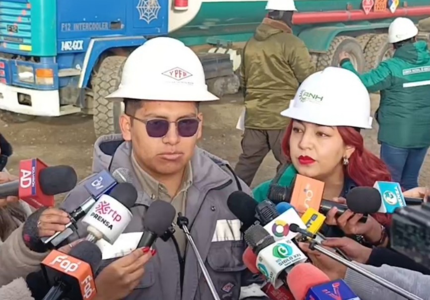YPFB intensifica despachos de combustibles en La Paz, Cochabamba y Santa Cruz, anuncia normalización paulatina del abastecimiento