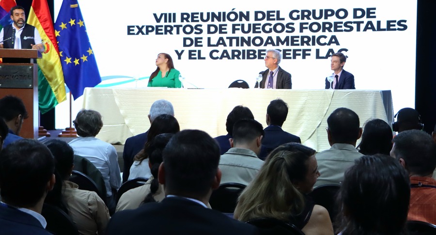 Expertos en fuegos forestales de Latinoamérica y el Caribe se reúnen en Bolivia y comparten experiencias