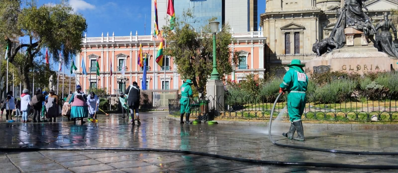 Alcaldía de La Paz embellece la Plaza Murillo para la Transmisión de Mando Presidencial