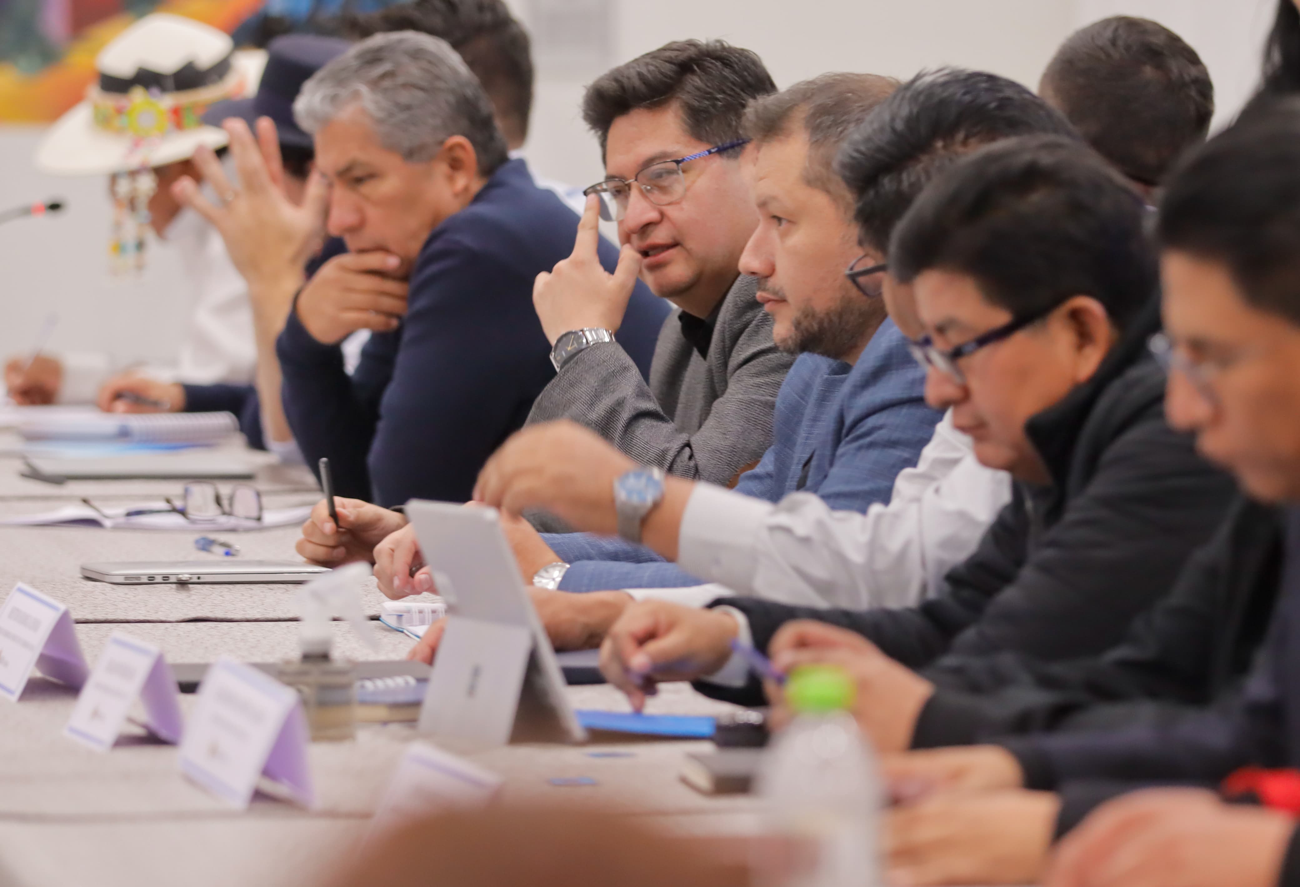 Ministros presentan renuncia colectiva en último gabinete de Arce, aunque seguirán trabajando hasta el viernes