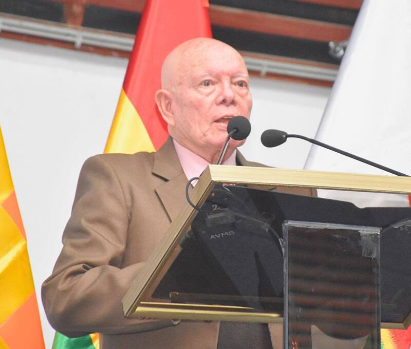 Hassenteufel desea éxito al presidente y vicepresidente electos y les pide tomar “grandes decisiones”