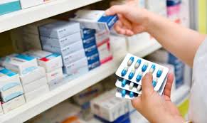 Salud anuncia que “atacará” por todos los frentes el alza de precios de los medicamentos y apuesta a una mayor producción