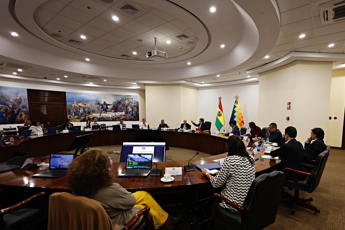 Paz: Paso a paso, trabajando para el futuro de Bolivia