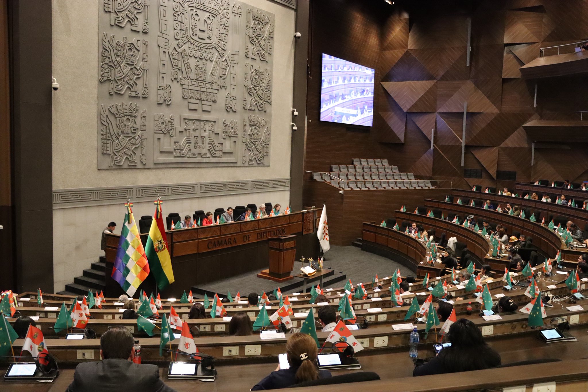 Diputados no logra acuerdos y ley de las subnacionales pasa a la Comisión de Constitución