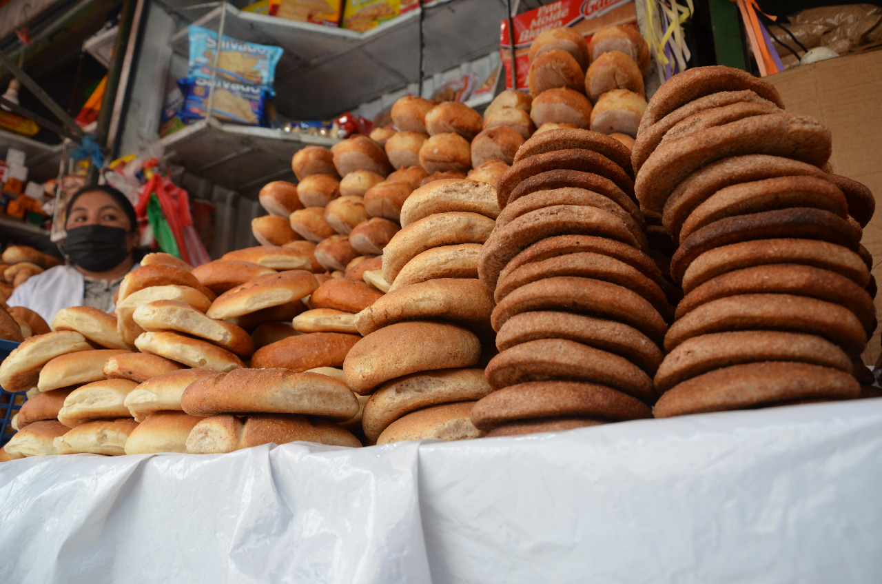 Panaderos federados reiteran advertencia de aumentar el precio del pan a Bs 1