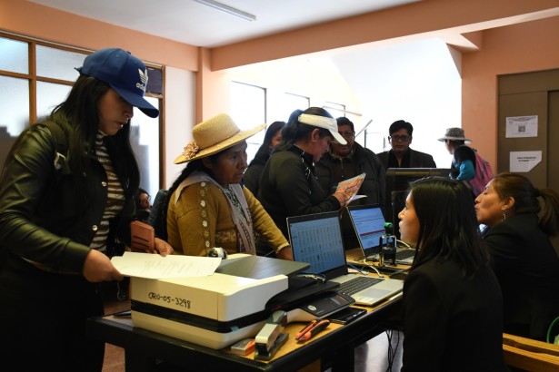TED Oruro entrega 7.537 certificados de exención a quienes no votaron en la segunda vuelta electoral