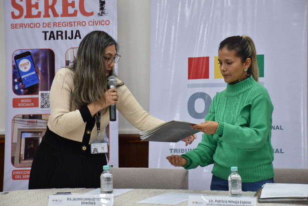 Serecí entrega certificados de nacimiento gratuitos a menores en centros de acogida de Tarija