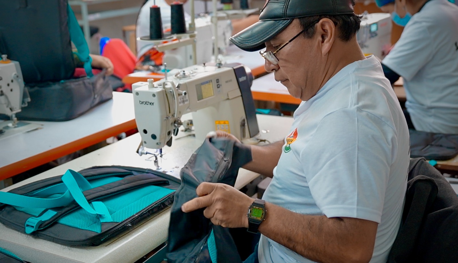 Estatal Senatex registra Bs 7,5 millones de utilidad y es la principal proveedora de uniformes militares 