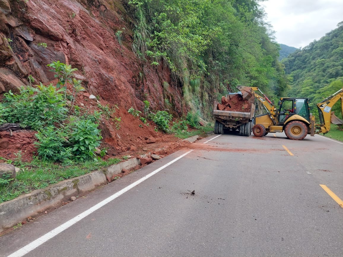 ABC cierra temporalmente el tráfico vehicular en el tramo carretero Sucre - Poroma - Puente Chayanta