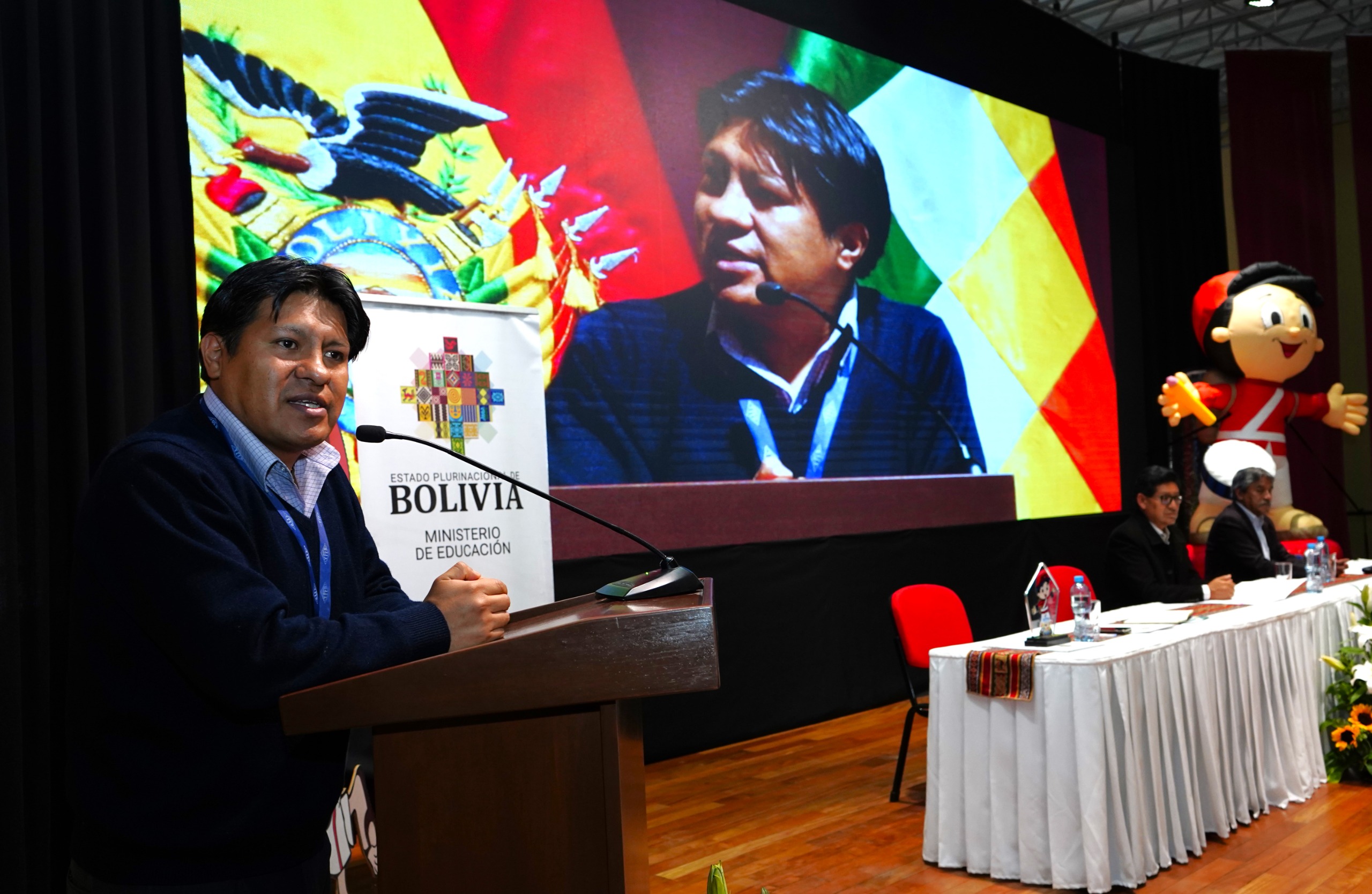 El mayor aportante: YPFB financió más de Bs 3.920 millones al Bono Juancito Pinto en 19 años