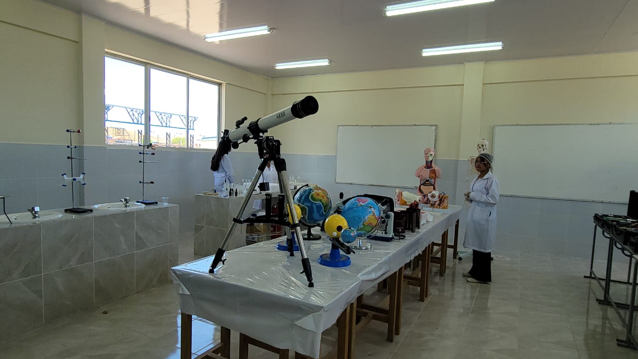 Machacamarca y Oruro se benefician con Bs 9,9 millones en 85 viviendas, enlosetado y escuela