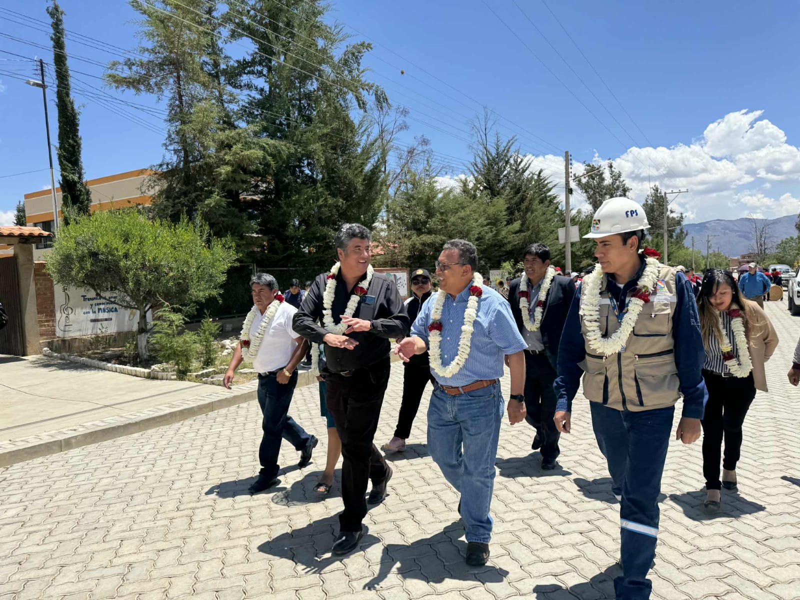 En Tarata se estrena 61 viviendas sociales y más de 9 mil metros de enlosetado