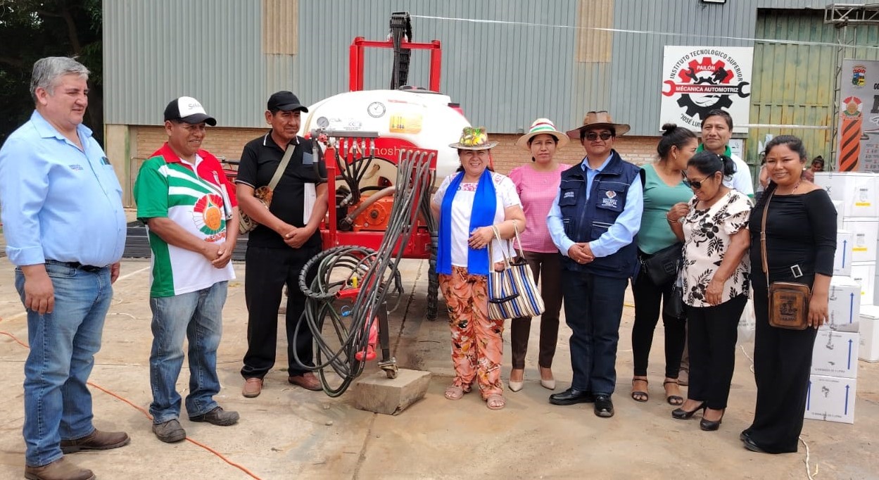 En Pailón entregan insumos para fortalecer el cultivo de algodón con más de Bs 11,3 millones de inversión