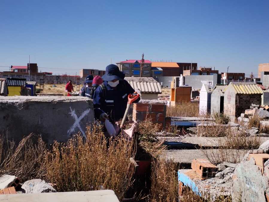 Cementerios municipales de El Alto están listos para la visita en Todos Santos