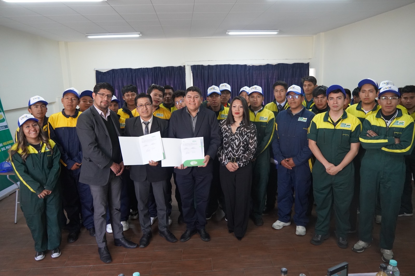 Estudiantes de mecánica y electricidad del Instituto Simón Bolívar podrán realizar prácticas en ENDE