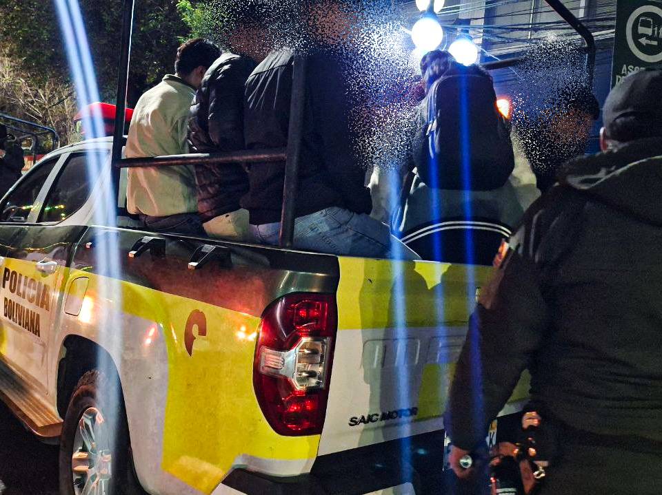 Policía arresta a 130 personas en La Paz por infringir el Auto de Buen Gobierno 