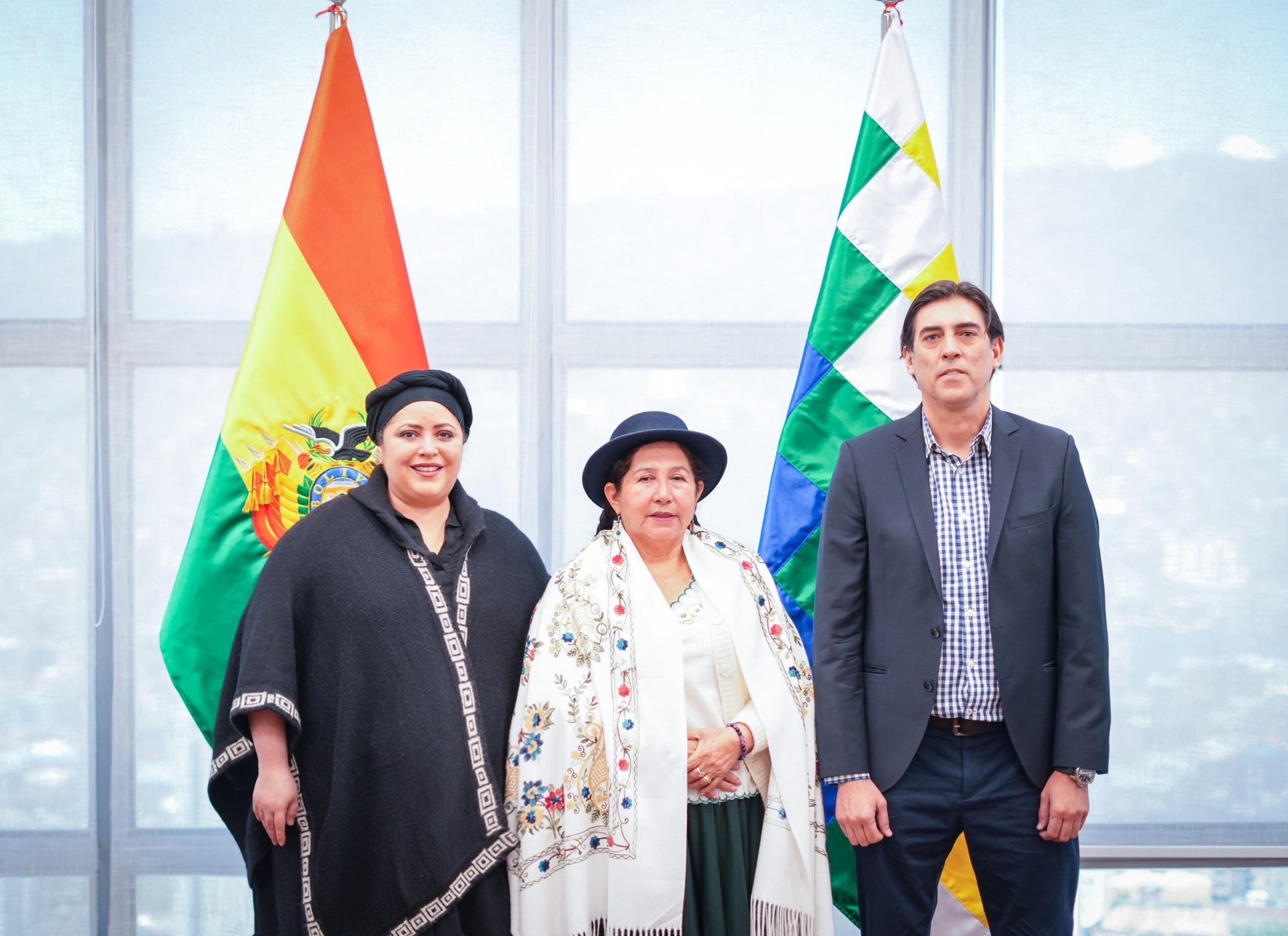 Arce y Paz inician reunión de transición y se alista aprobación del decreto que trazará la ruta de trabajo