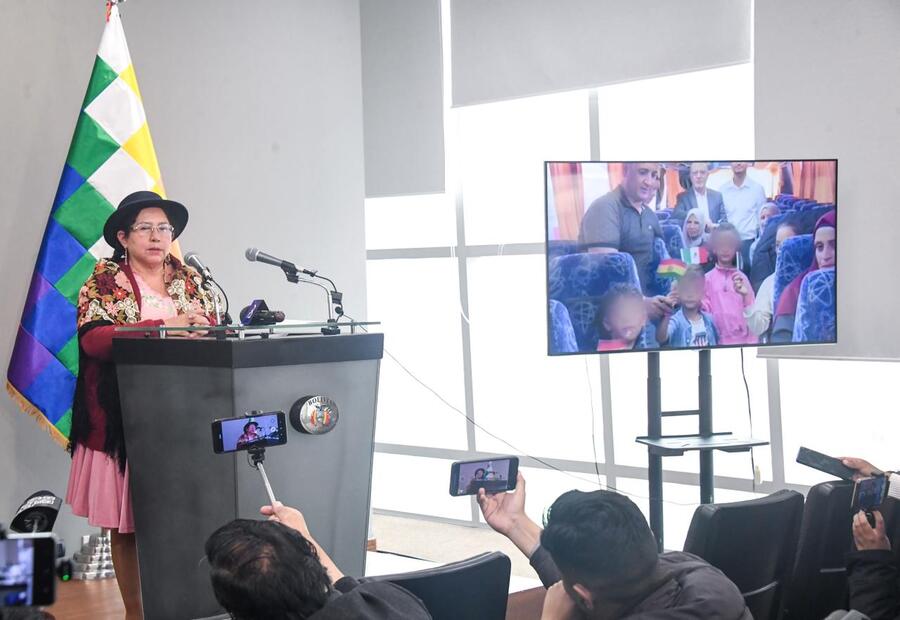 Gobierno evacúa a dos familias bolivianas de la Franja de Gaza tras gestiones diplomáticas internacionales