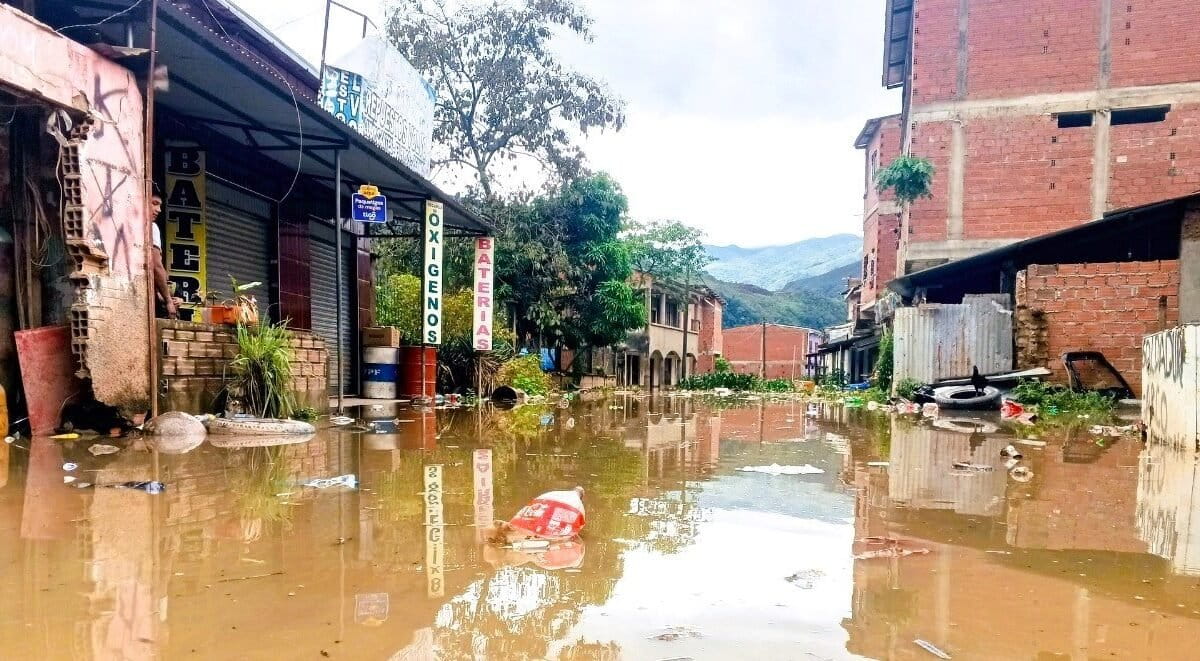 Inundaciones en Tipuani derivan de un problema estructural vinculado a la minera, analizarán soluciones