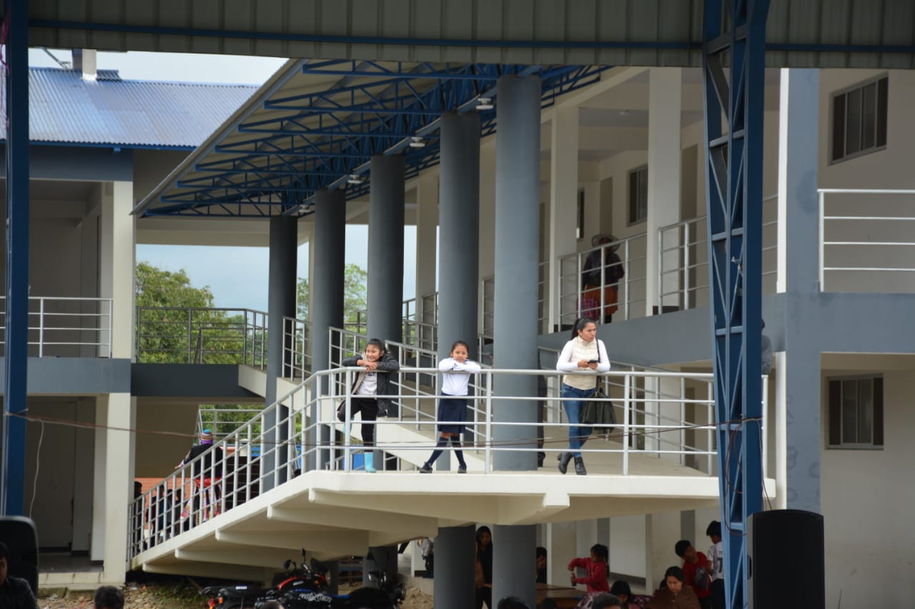 En Shinahota entregan moderna escuela y 48 viviendas sociales por más de Bs 8.8 millones