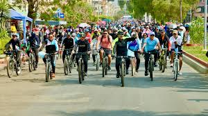 Bolivia celebra el Día del Peatón y del Ciclista con masiva participación ciudadana