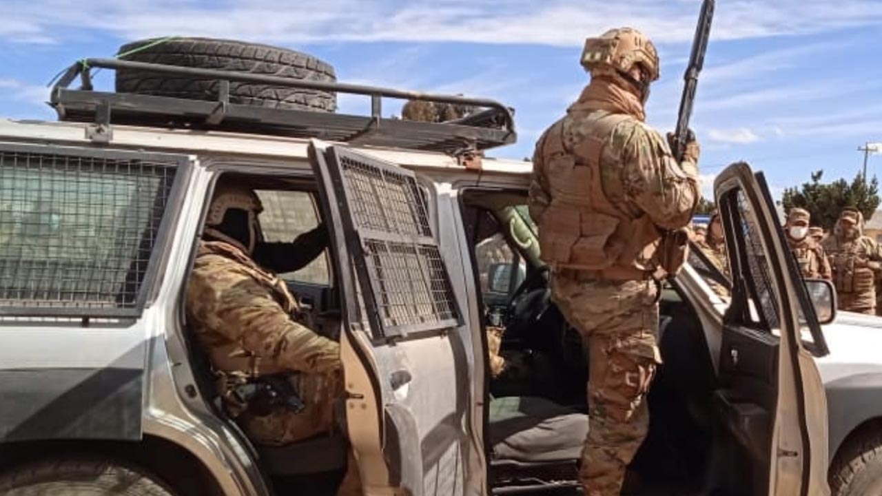 Militares incautan 240 vehículos indocumentados y neutralizan siete nuevos pasos clandestinos en la frontera con Chile