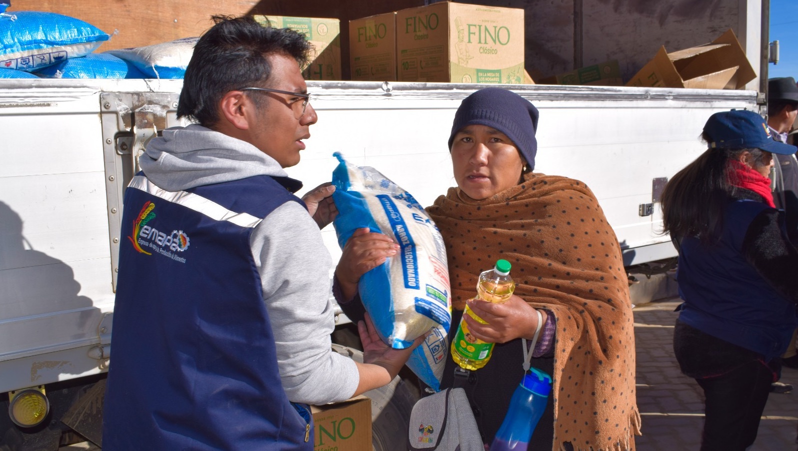 Gobierno y sector privado garantizan suministro de alimentos esenciales 