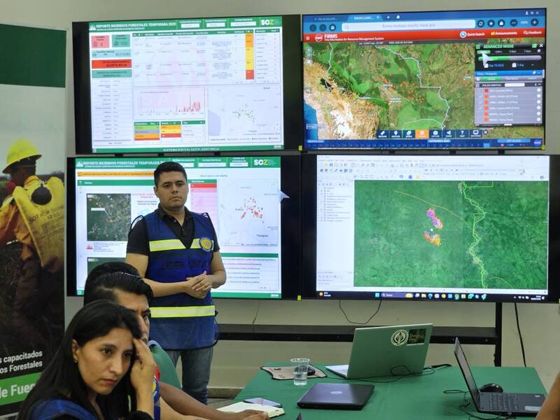 En el Noel Kempff refuerzan acciones contra los incendios con helicóptero y mayor despliegue humano y logístico