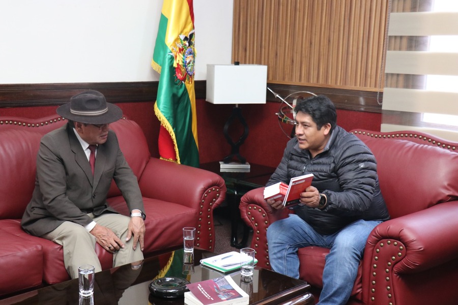 Trabajo gestiona que la Fundación Cultural del BCB custodie la Biblioteca Laboral