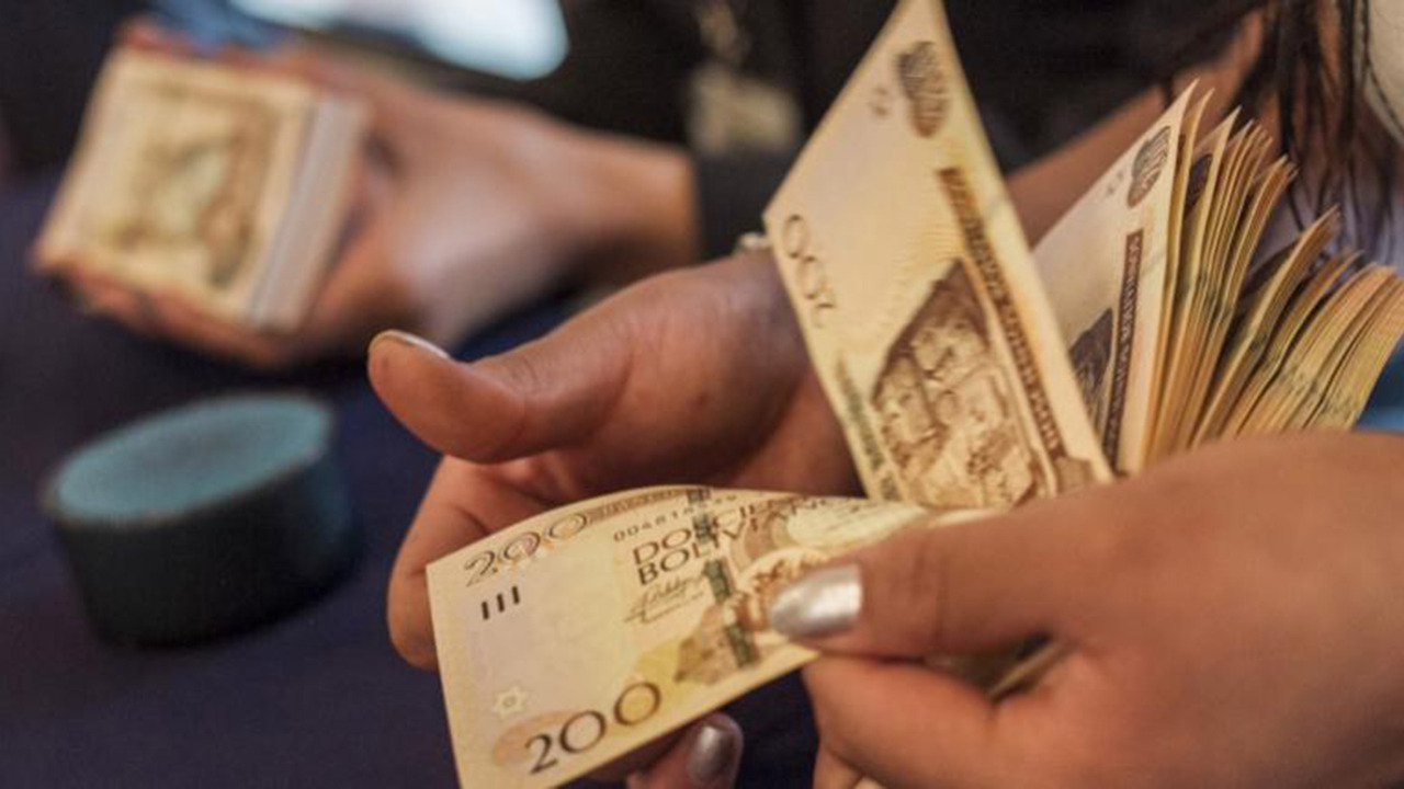 Sistema financiero logró utilidad histórica superior a $us 389 millones, Economía defiende alivio temporal