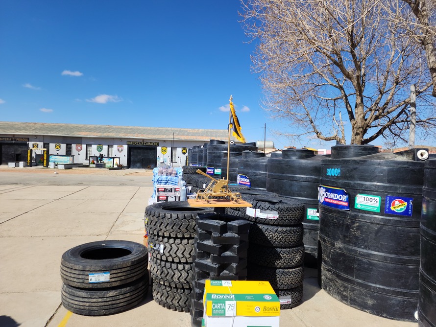 Gobierno fortalece lucha contra el contrabando con entrega de material logístico a militares