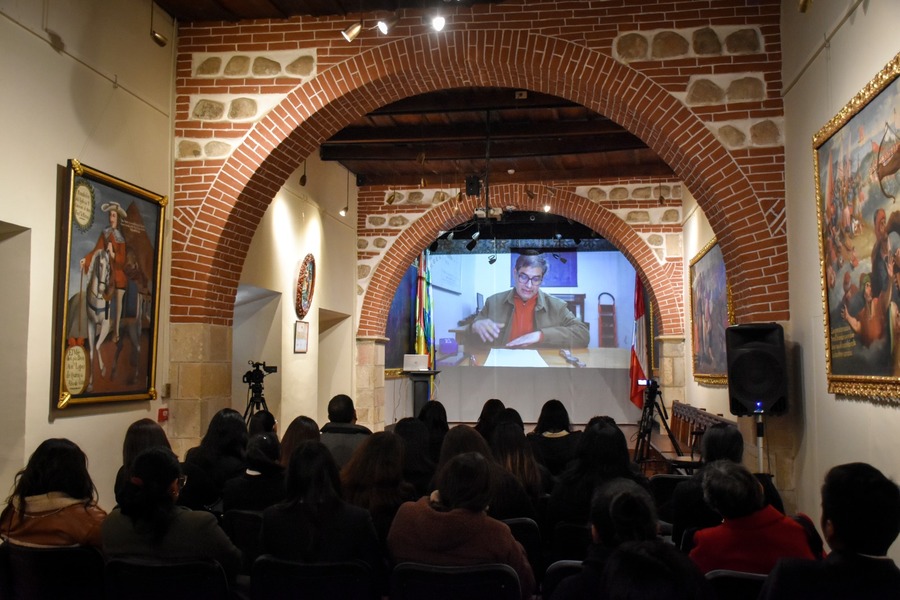 Especialistas reflexionan en Potosí sobre la memoria documental de la Independencia