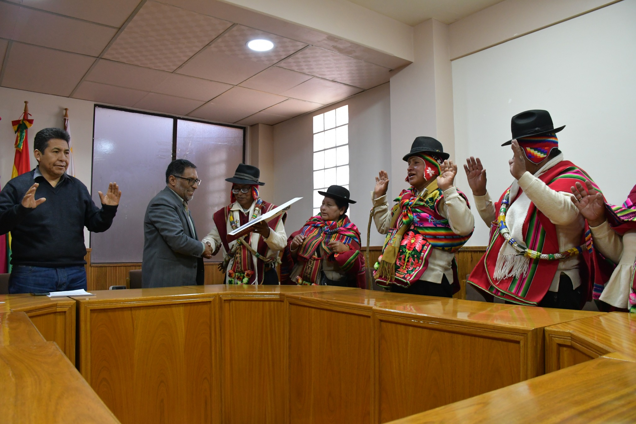 En Oruro entregan personería jurídica a organización indígena con miras a las elecciones subnacionales