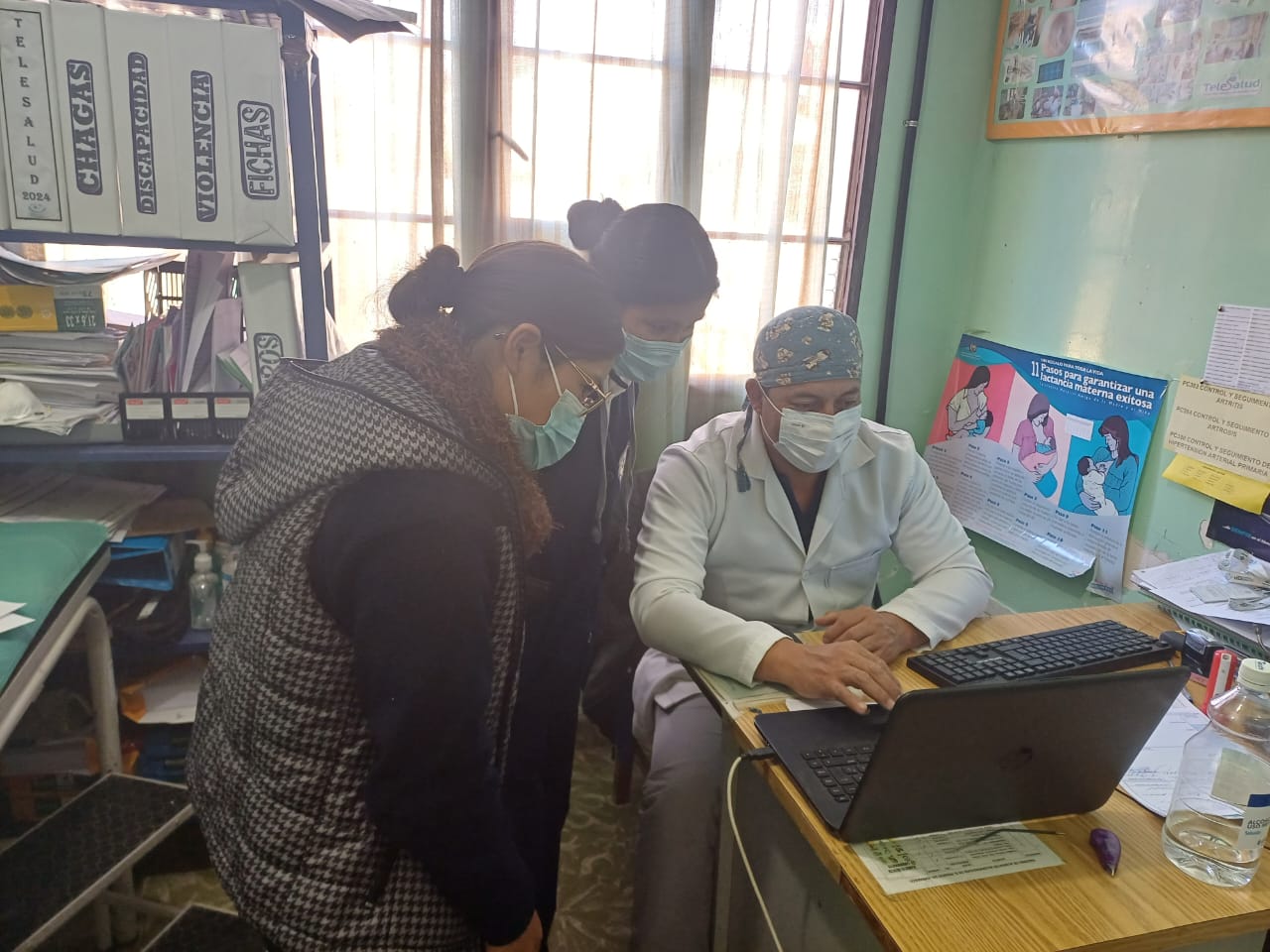 En un poblado lejano, Telesalud hizo posible que una mujer descubra que tiene VIH y reciba tratamiento