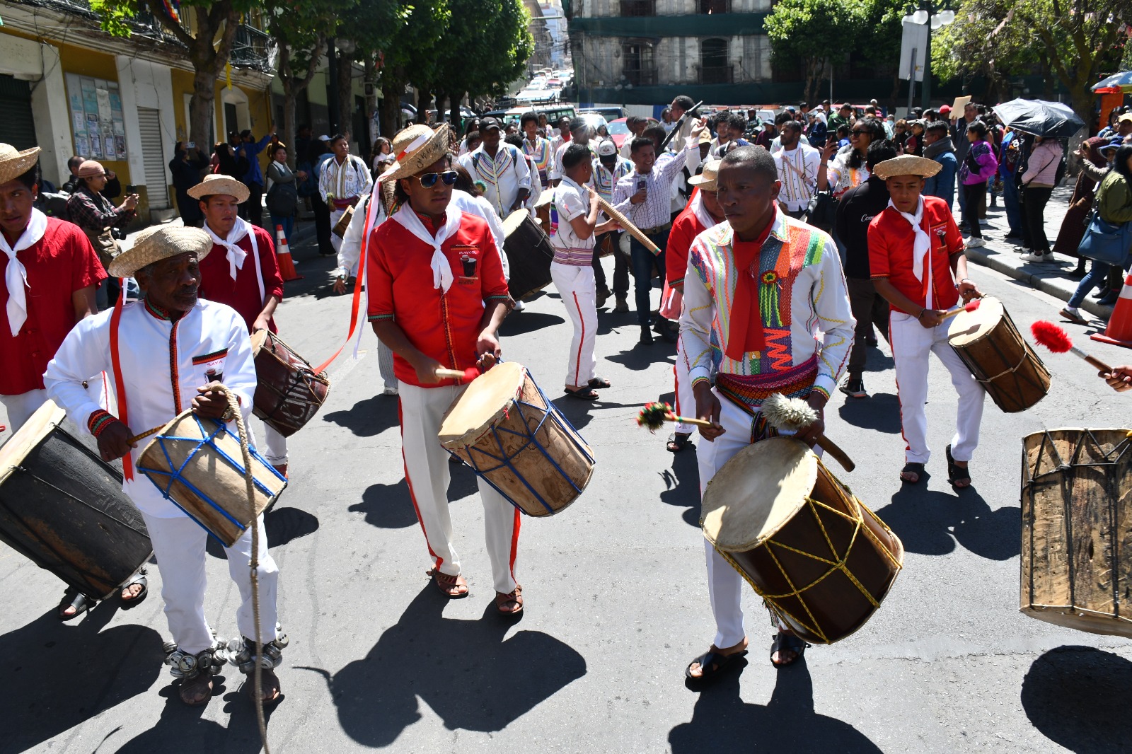Al ritmo de la saya se recuerda el Día Nacional del Pueblo Afroboliviano