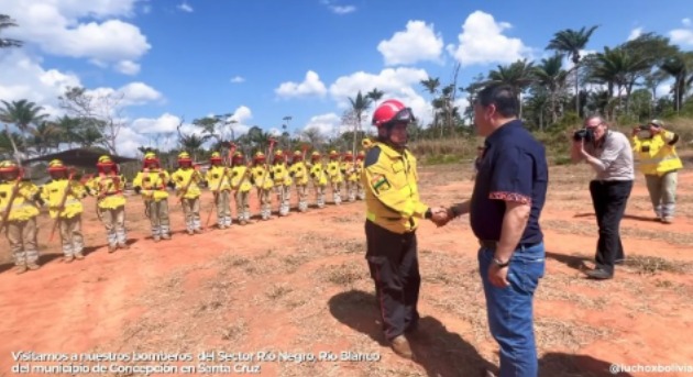 Arce ratifica compromiso en la lucha contra incendios forestales tras sobrevuelo por áreas afectadas