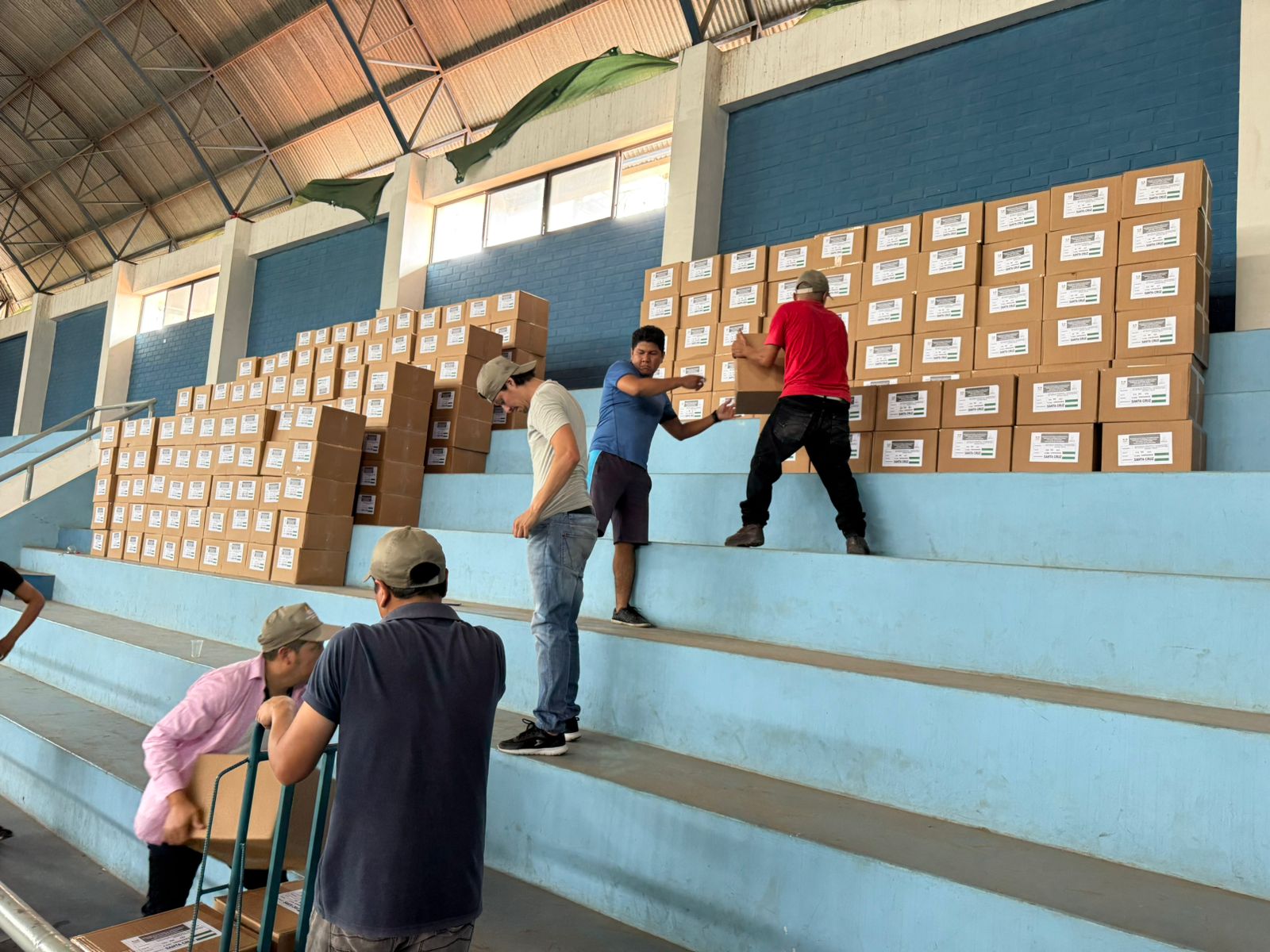 Pando, Beni, Santa Cruz y La Paz ya tienen papeletas de sufragio del balotaje; operativo en el exterior empieza el sábado