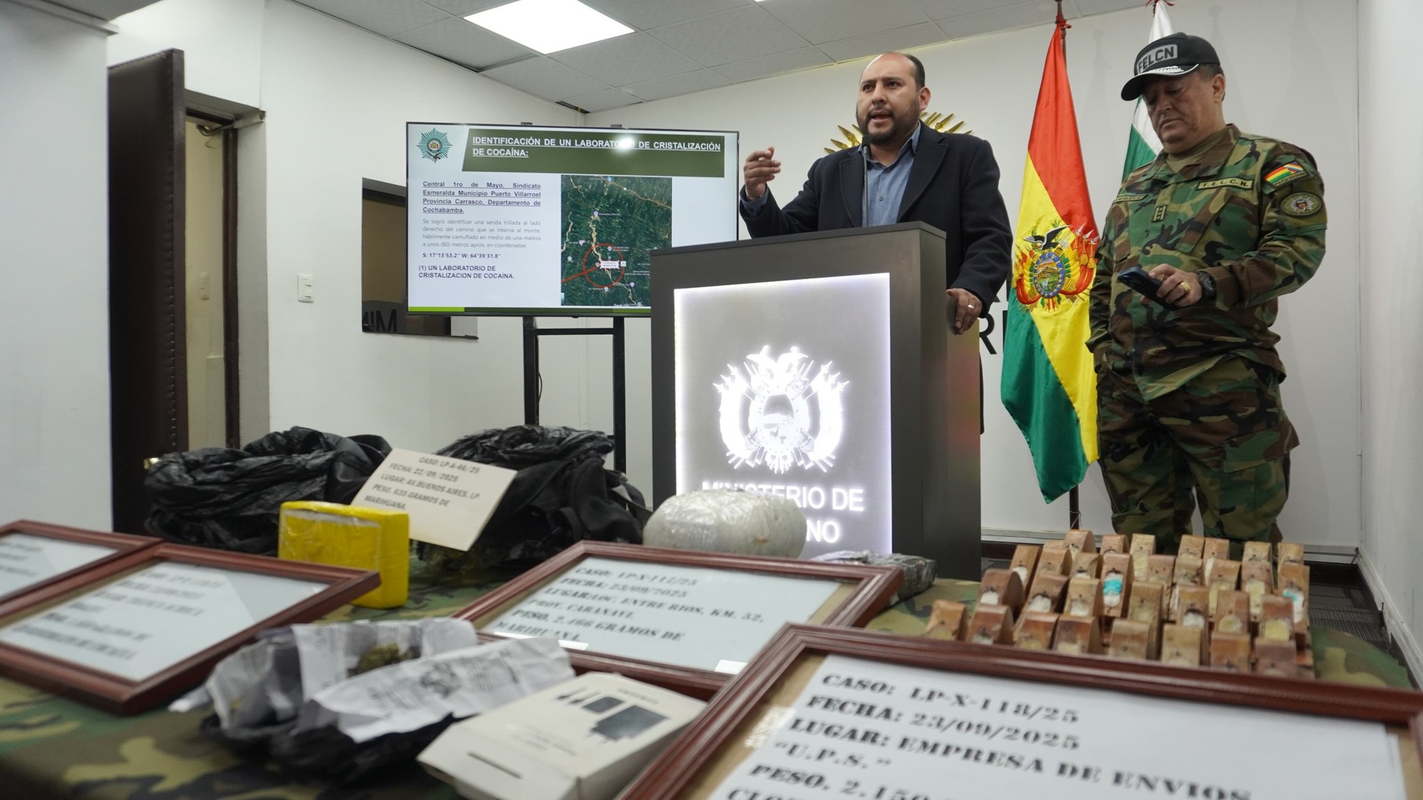 Can detecta droga en percheros que tenían como destino Hong Kong