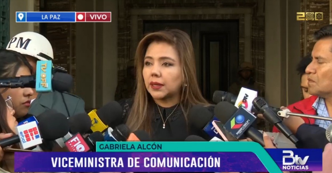 Alcón remarca que pedido de Doria Medina de aprobar créditos externos es una confesión del daño al pueblo boliviano