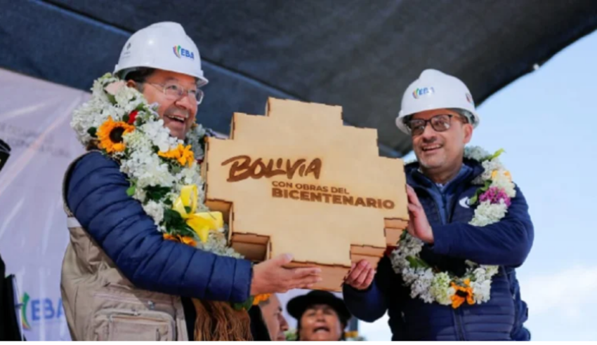 Gobierno entrega tercer paquete de 200 obras rumbo al Bicentenario