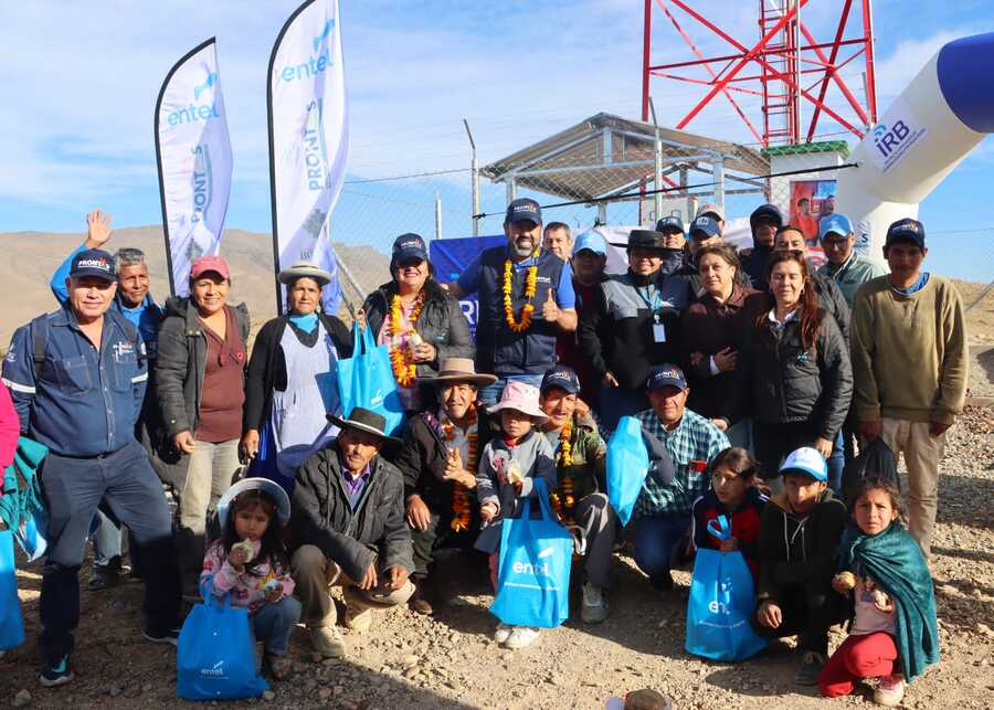 El Gobierno invierte Bs 15,9 millones en San Lorenzo con la entrega de 175 viviendas y dos radio bases