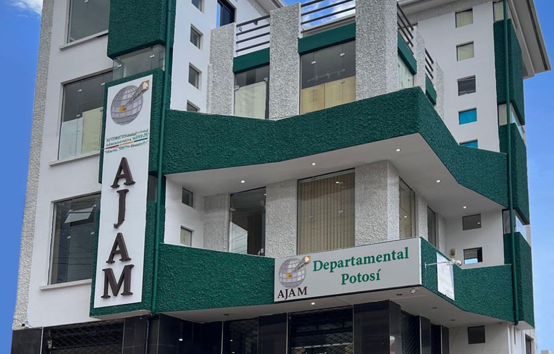 La AJAM aclara que no tiene la obligación de asignar áreas mineras de forma directa y exige cumplir con la normativa