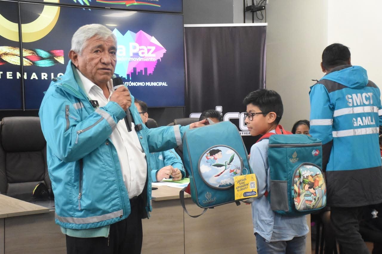Más de 125 mil estudiantes se beneficiarán con “Mochilator 3.0” en La Paz