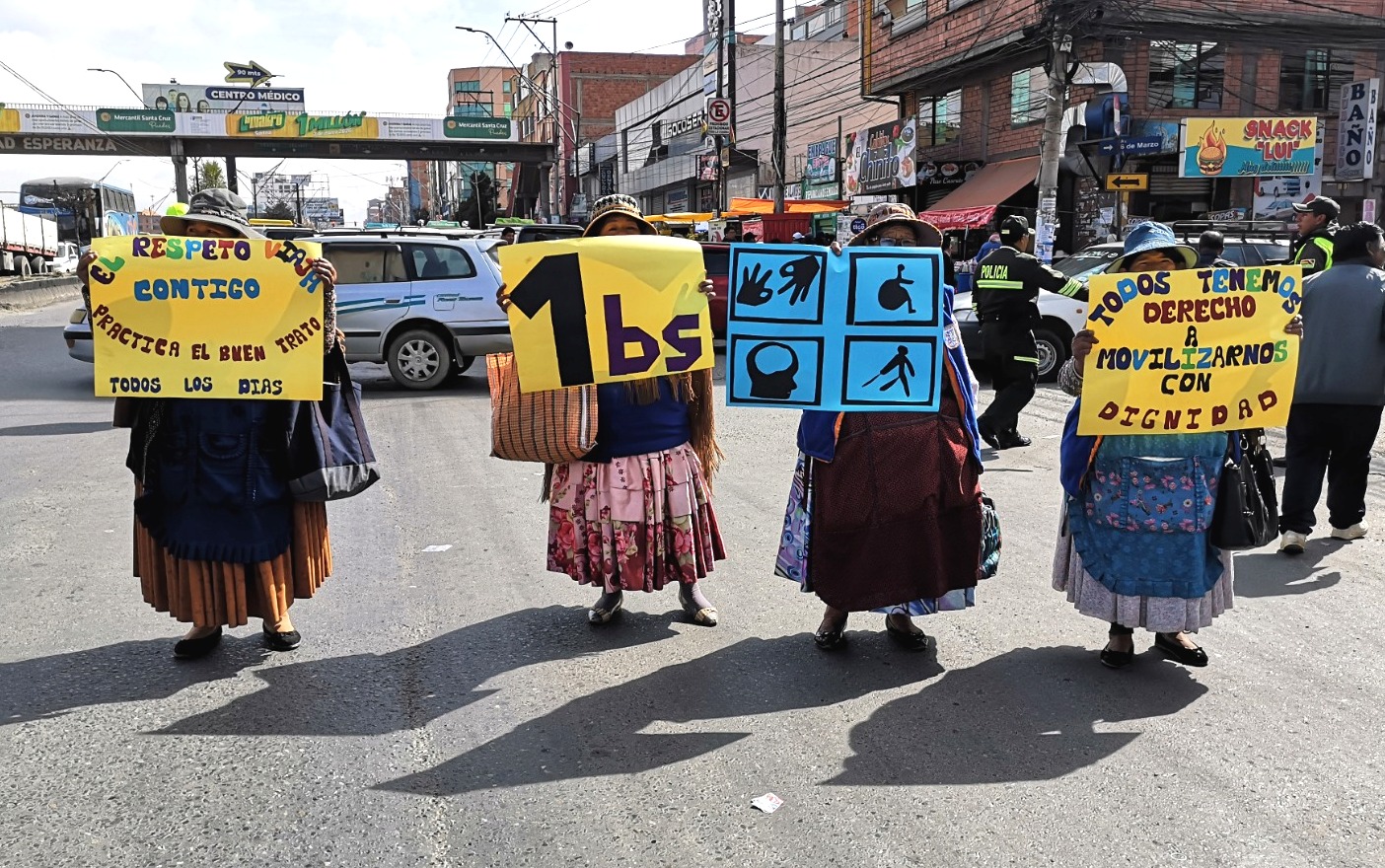 Anulación del incremento de pasajes en El Alto deriva en bloqueos y rechazo del transporte