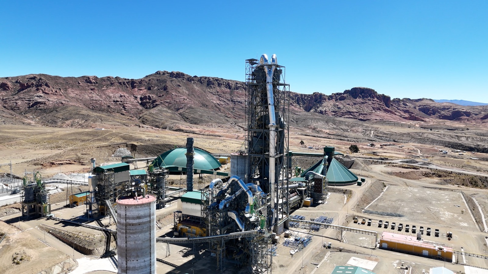 Denuncian toma ilegal de cementera en Potosí y revelan grave daño económico por contrataciones irregulares